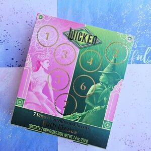 Universal Studios Wicked Mystery Bath Fizzies 7 Days of Spellbound